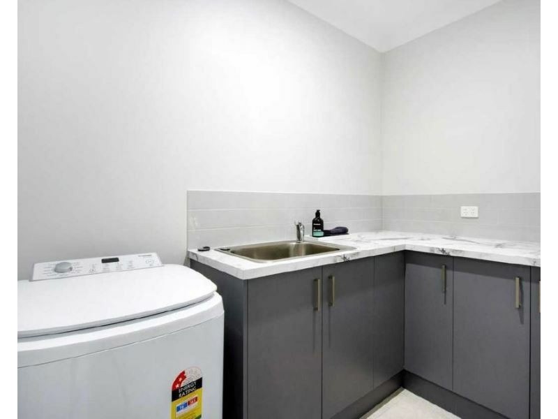 9 Parker Rd, Cannonvale QLD 4802