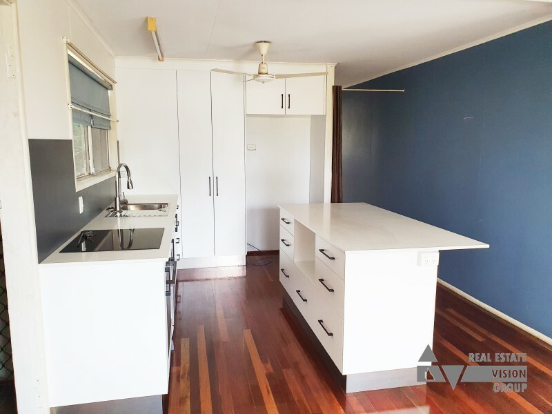 4 Bremner St, Blackwater QLD 4717