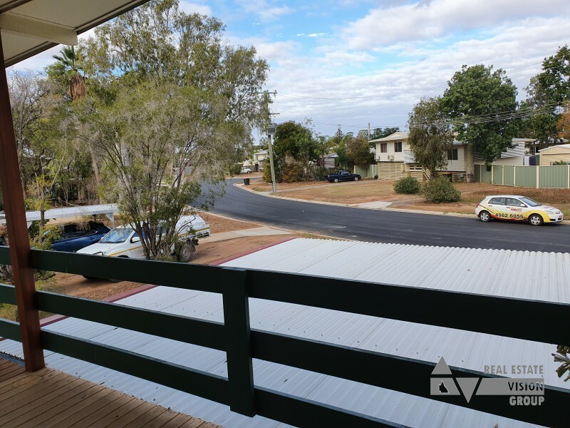 4 Bremner St, Blackwater QLD 4717