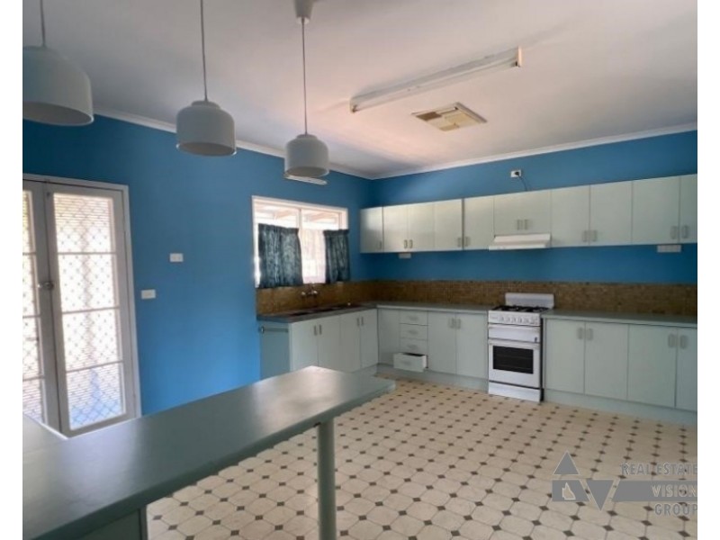 12 Steele St, Rubyvale QLD 4702