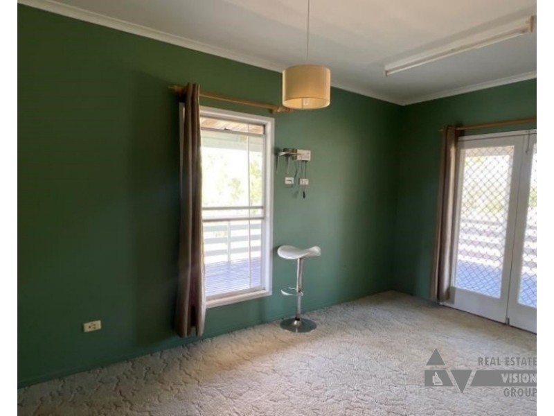 12 Steele St, Rubyvale QLD 4702