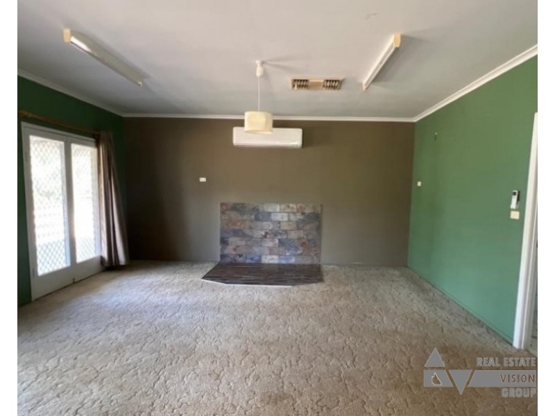 12 Steele St, Rubyvale QLD 4702