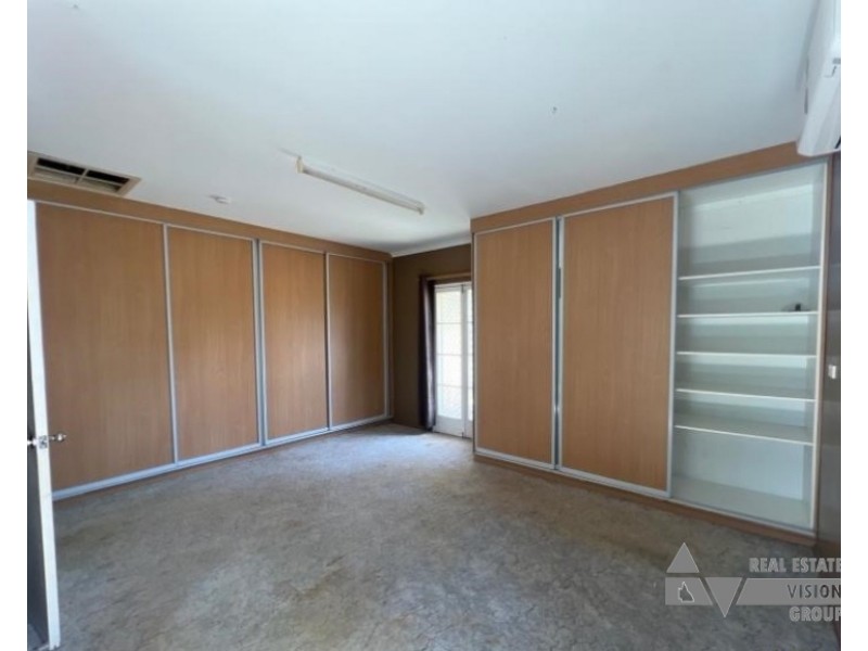 12 Steele St, Rubyvale QLD 4702