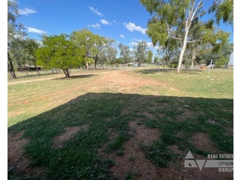 12 Steele St, Rubyvale QLD 4702