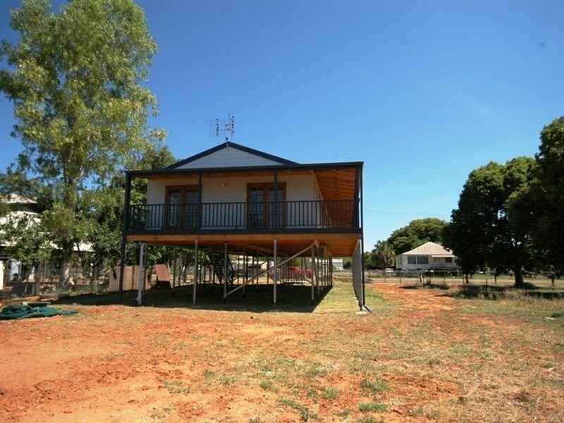 24 Byron St, Alpha QLD 4724