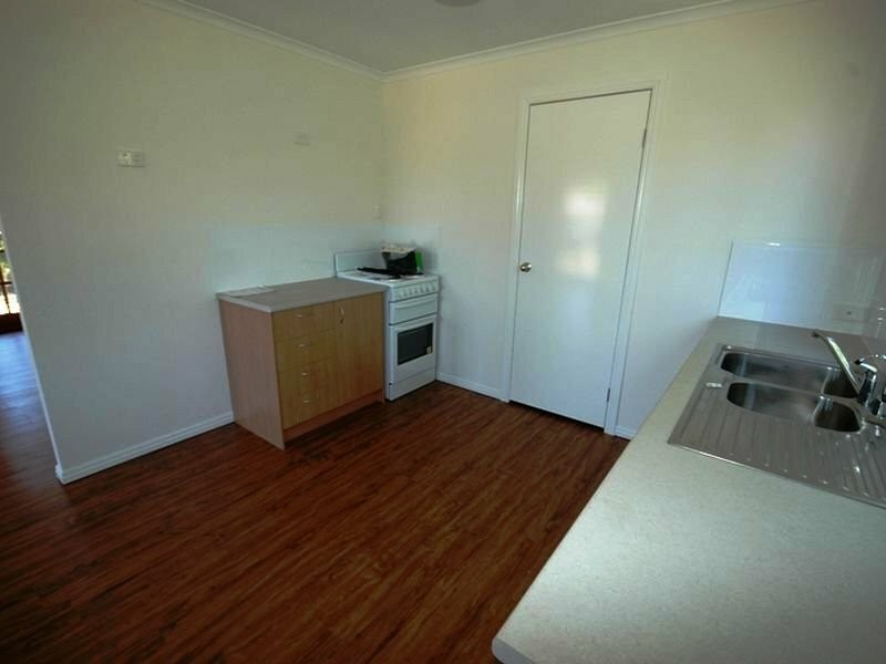 24 Byron St, Alpha QLD 4724
