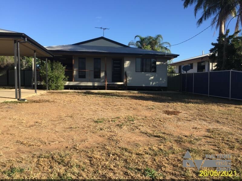 8 Oak St, Blackwater QLD 4717