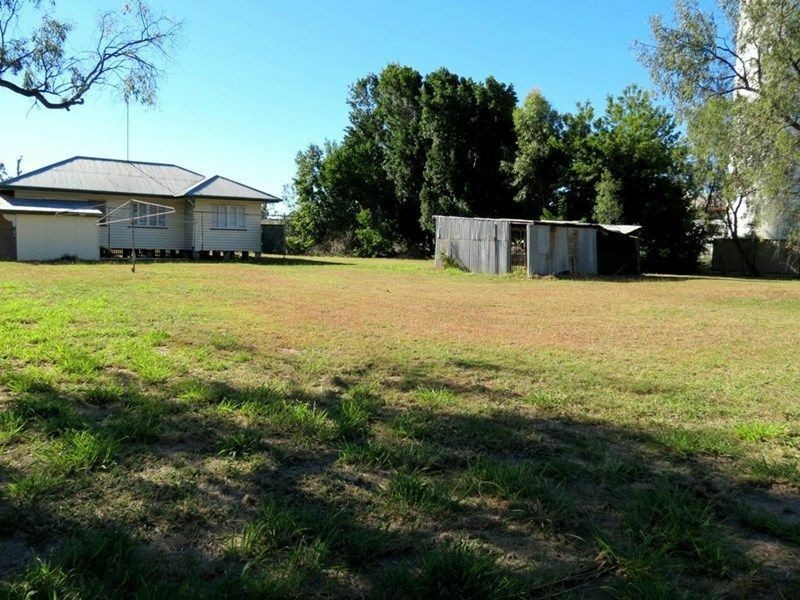 14 Conran St, Capella QLD 4723