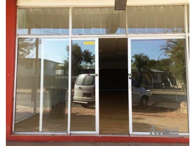 7 Arnold St, Blackwater QLD 4717