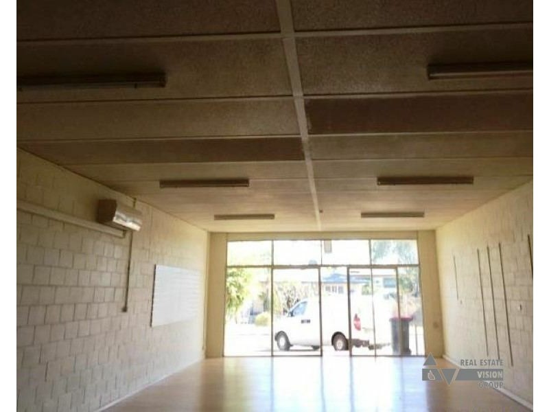 7 Arnold St, Blackwater QLD 4717