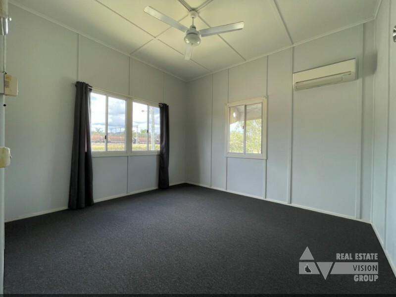 2 Main St, Bluff QLD 4702