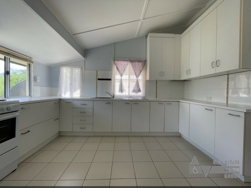 2 Main St, Bluff QLD 4702