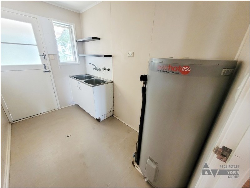 44 Acacia St, Blackwater QLD 4717