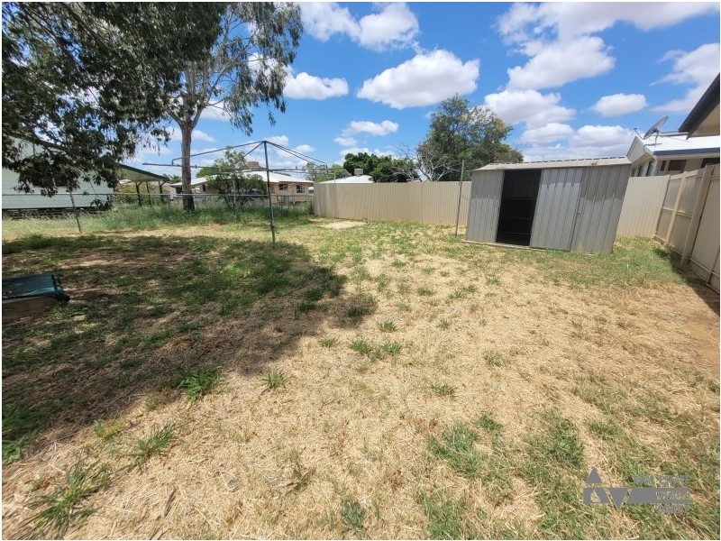 44 Acacia St, Blackwater QLD 4717