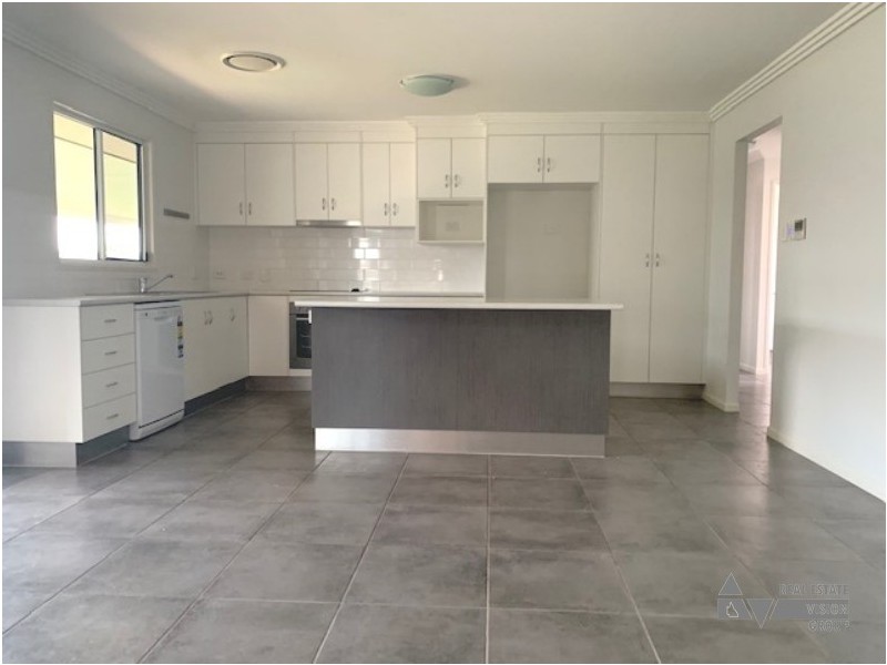 67 Canterbury Rd, Emerald QLD 4720