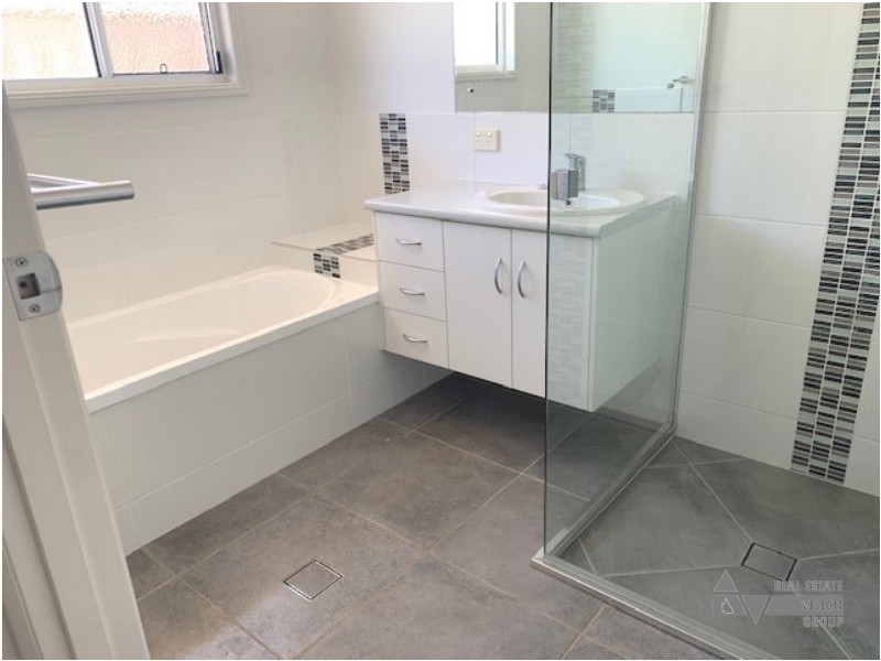 67 Canterbury Rd, Emerald QLD 4720