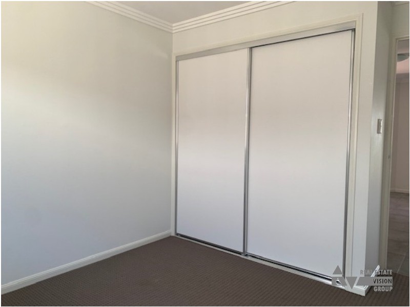 67 Canterbury Rd, Emerald QLD 4720