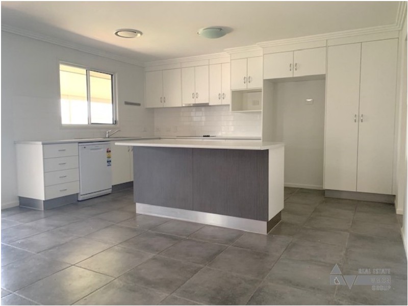 67 Canterbury Rd, Emerald QLD 4720