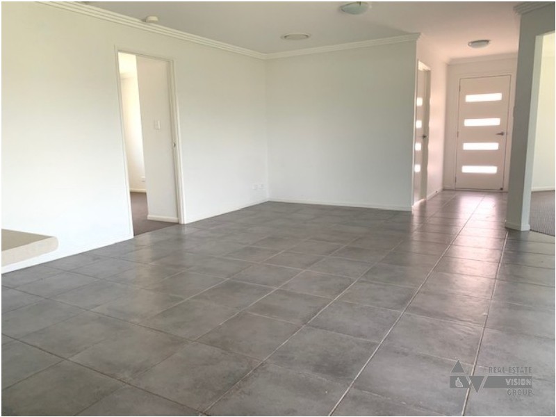 67 Canterbury Rd, Emerald QLD 4720