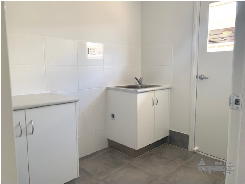 67 Canterbury Rd, Emerald QLD 4720