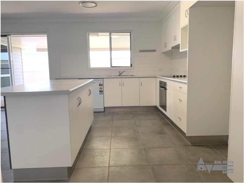 67 Canterbury Rd, Emerald QLD 4720