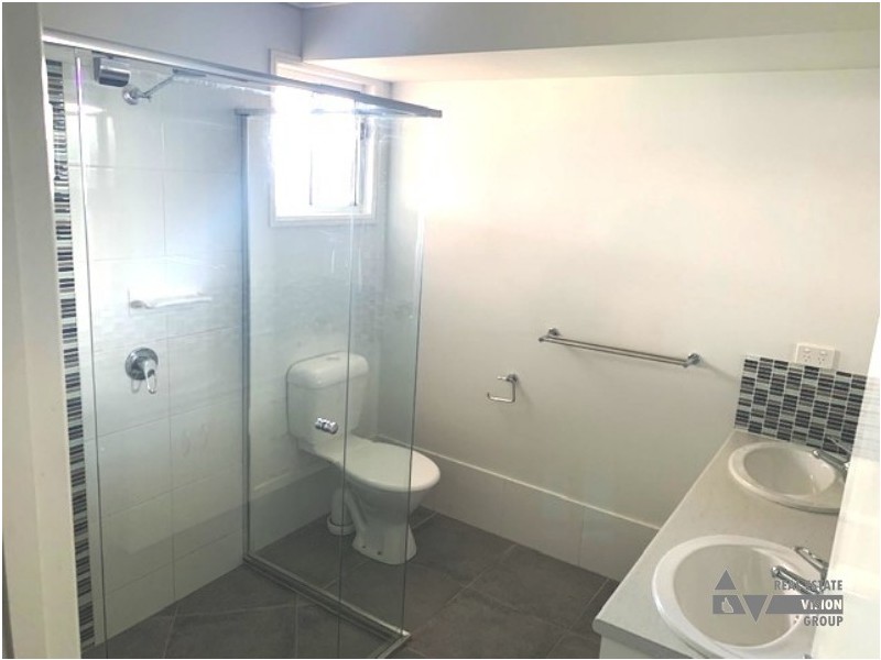 67 Canterbury Rd, Emerald QLD 4720