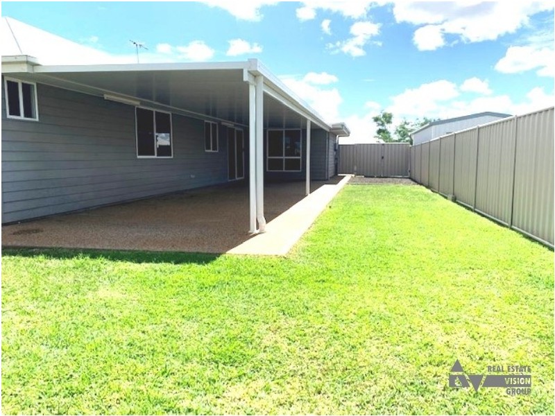 67 Canterbury Rd, Emerald QLD 4720