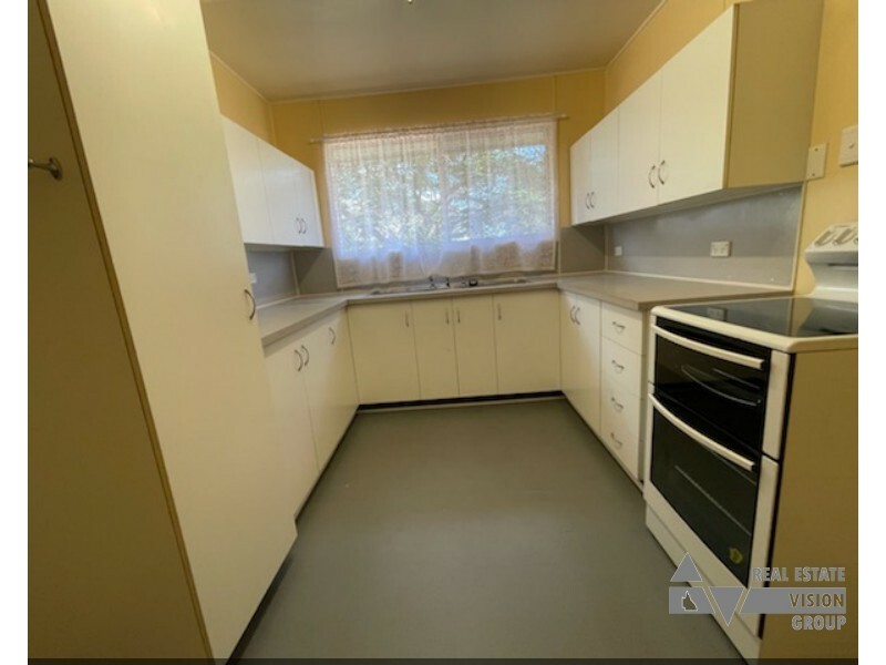 37 Fay St, Blackwater QLD 4717