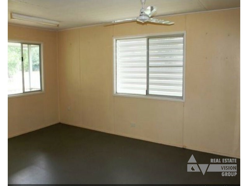 37 Fay St, Blackwater QLD 4717