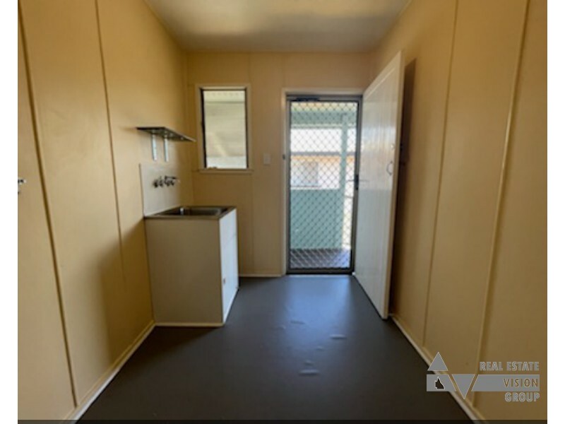 37 Fay St, Blackwater QLD 4717