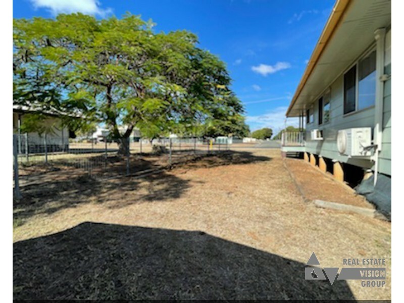 37 Fay St, Blackwater QLD 4717