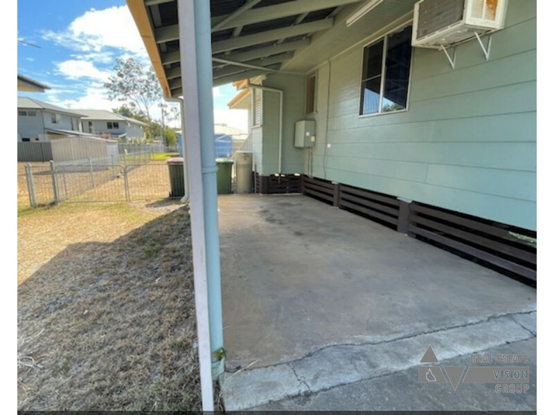 37 Fay St, Blackwater QLD 4717