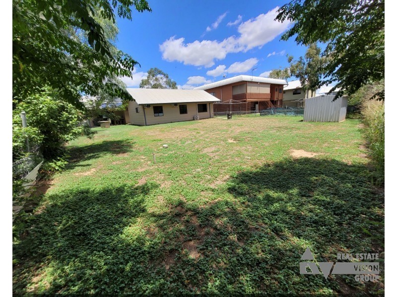 20 Walsh Ave, Blackwater QLD 4717