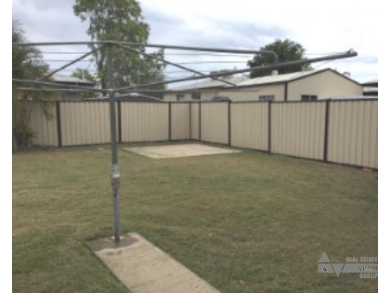 1 Monger St, Blackwater QLD 4717