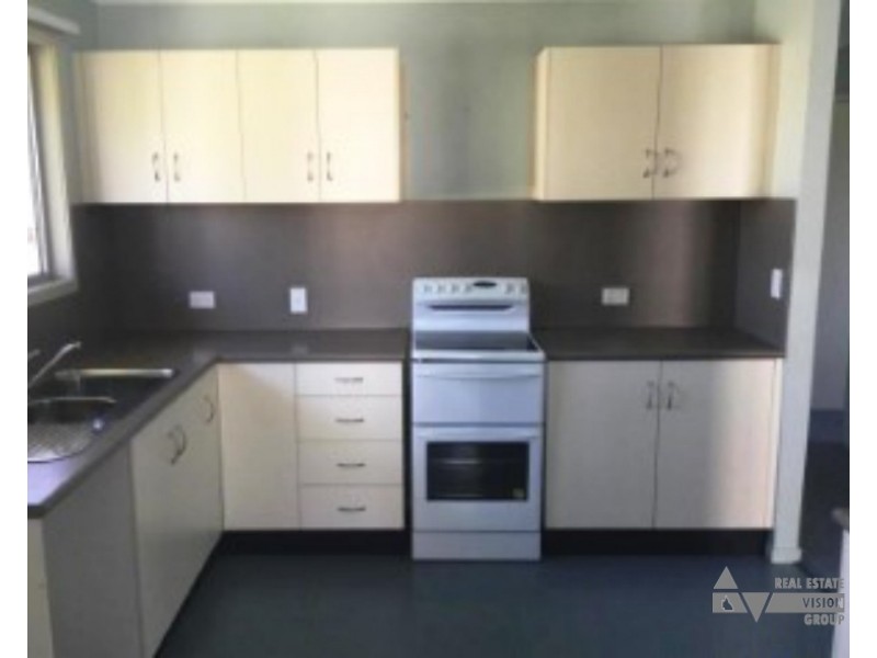 1 Monger St, Blackwater QLD 4717