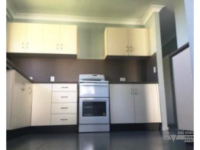 1 Monger St, Blackwater QLD 4717