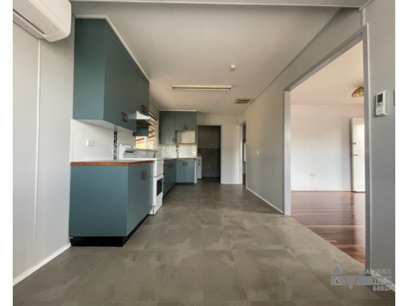 54 Littlefield St, Blackwater QLD 4717