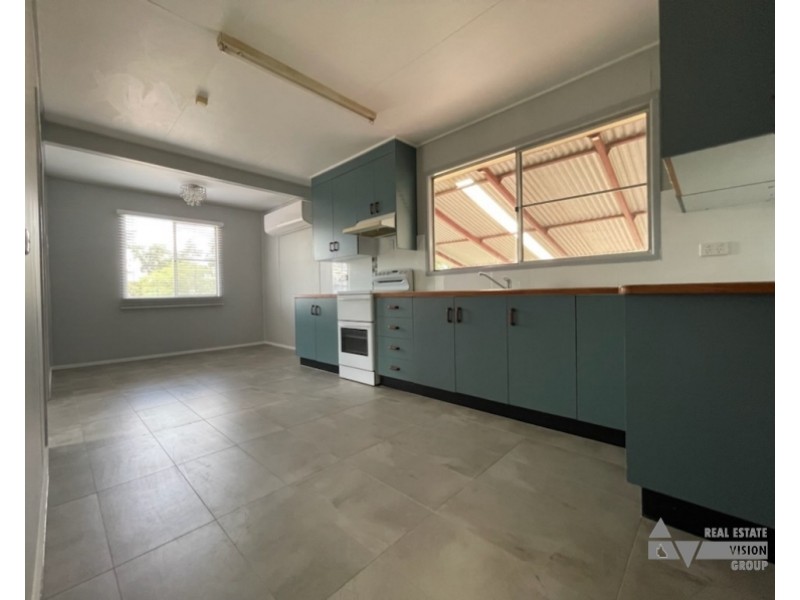 54 Littlefield St, Blackwater QLD 4717