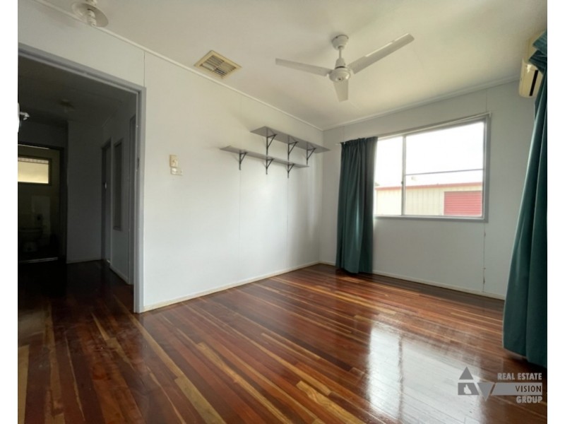 54 Littlefield St, Blackwater QLD 4717