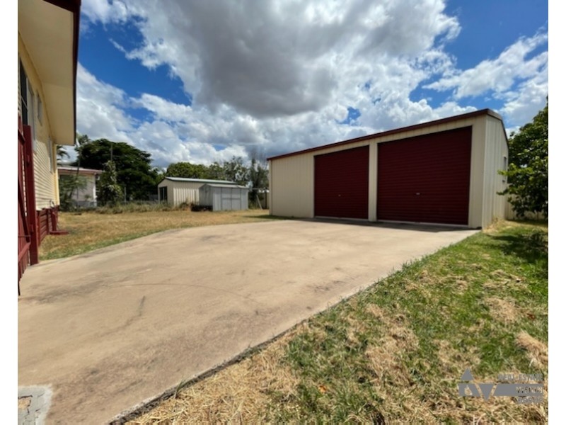 54 Littlefield St, Blackwater QLD 4717