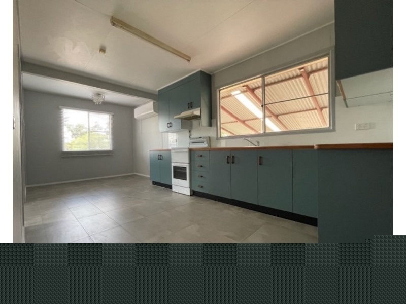 54 Littlefield St, Blackwater QLD 4717