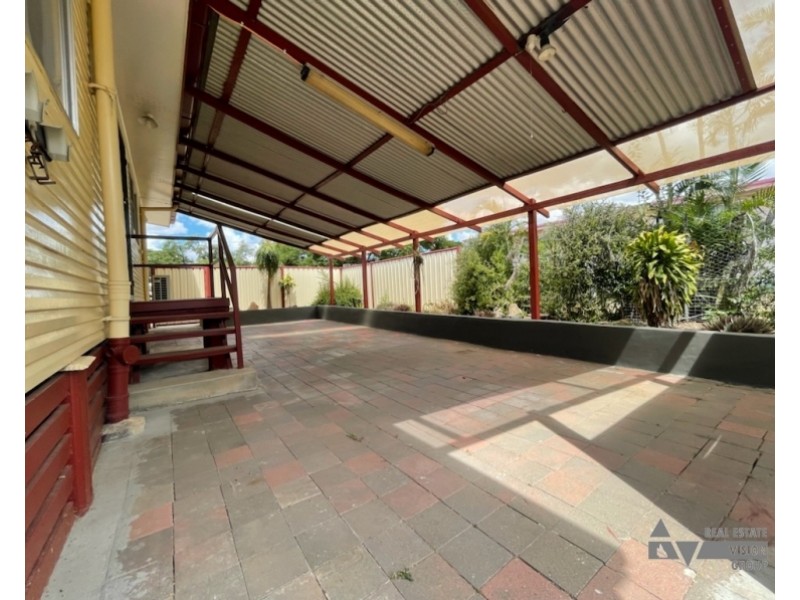 54 Littlefield St, Blackwater QLD 4717
