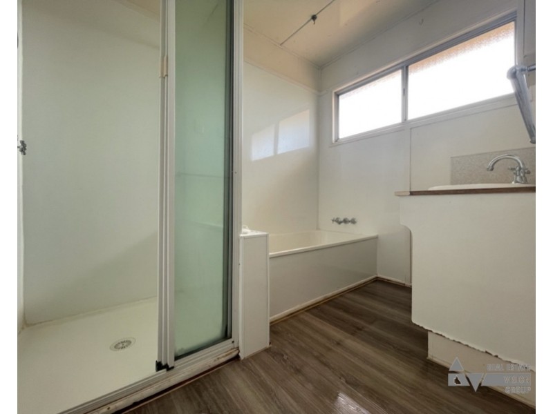 18 Birt St, Blackwater QLD 4717