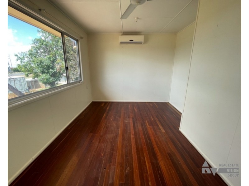 18 Birt St, Blackwater QLD 4717