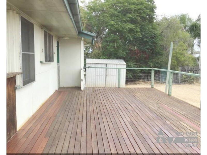 21 Fay St, Blackwater QLD 4717