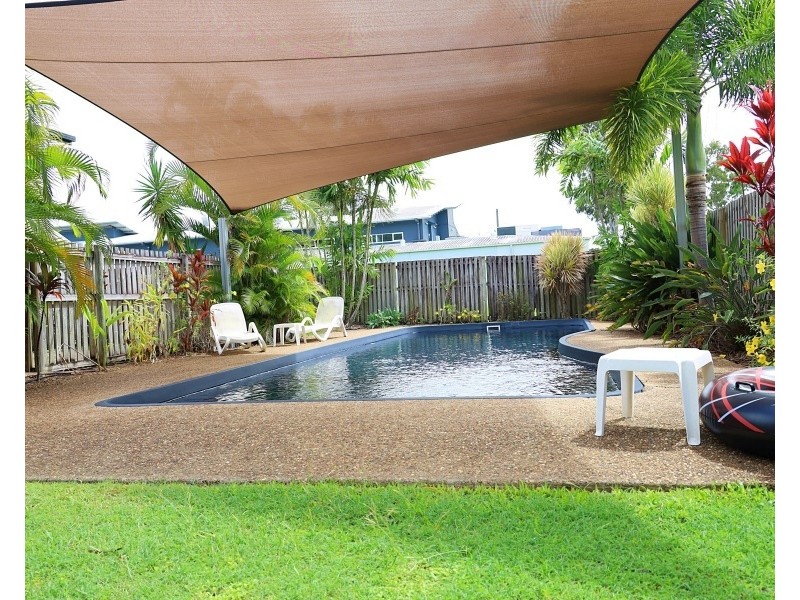 Unit 11/3-5 Erromango Dr, Jubilee Pocket QLD 4802