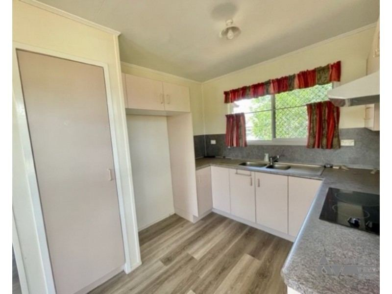 28 Mangrove St, Blackwater QLD 4717