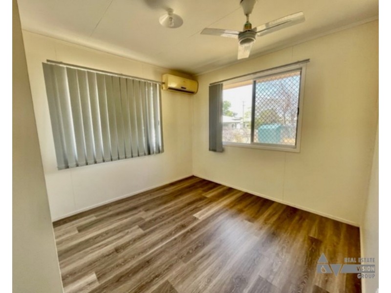 28 Mangrove St, Blackwater QLD 4717
