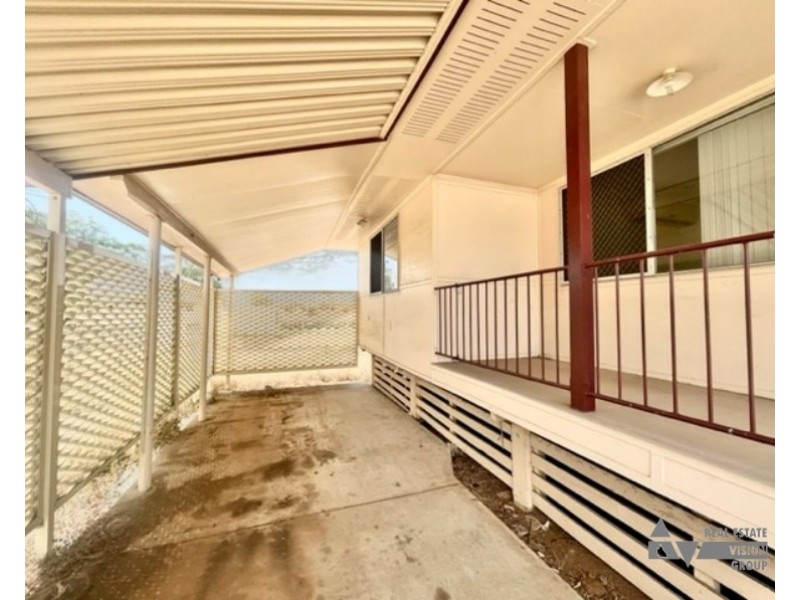 28 Mangrove St, Blackwater QLD 4717