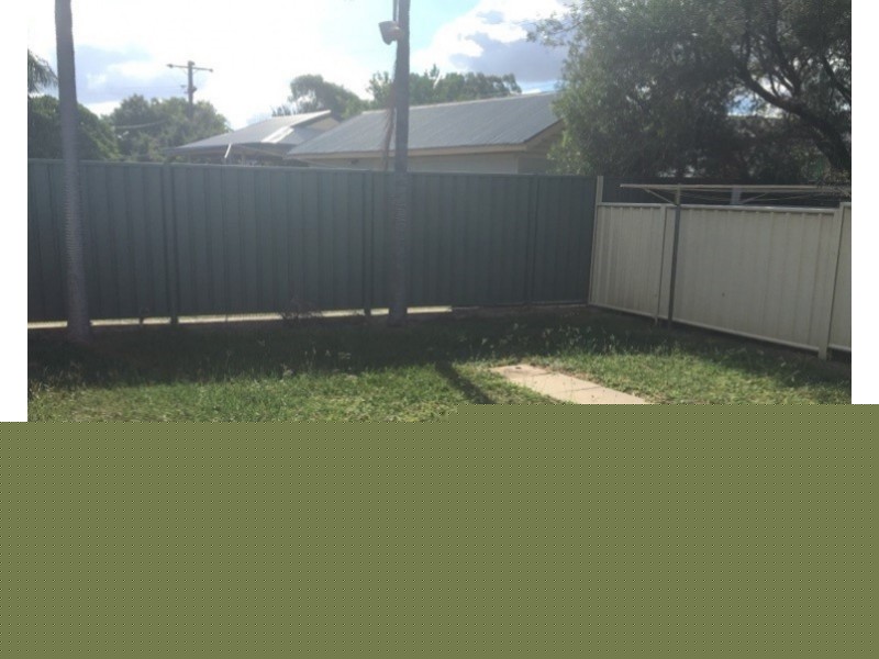 5 Gibson Gr, Emerald QLD 4720